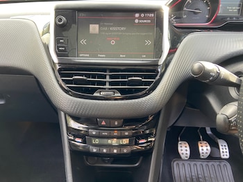 Used Peugeot 2008 2017 for sale - 79197892: Photo