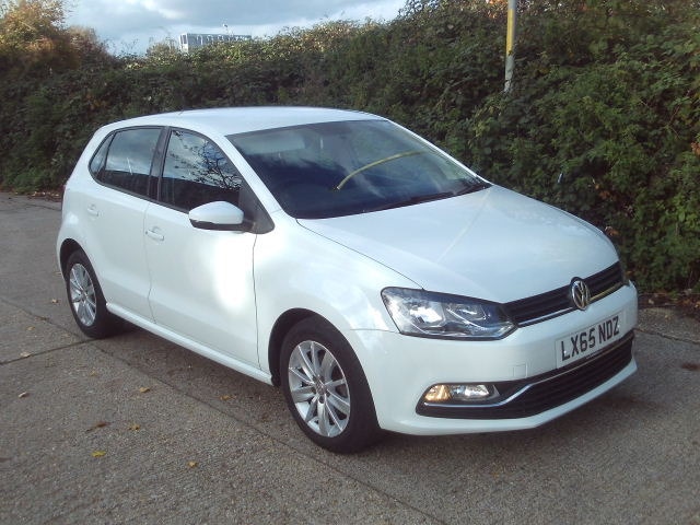 Used Volkswagen Polo 2015 for sale - 76397147: Photo 2