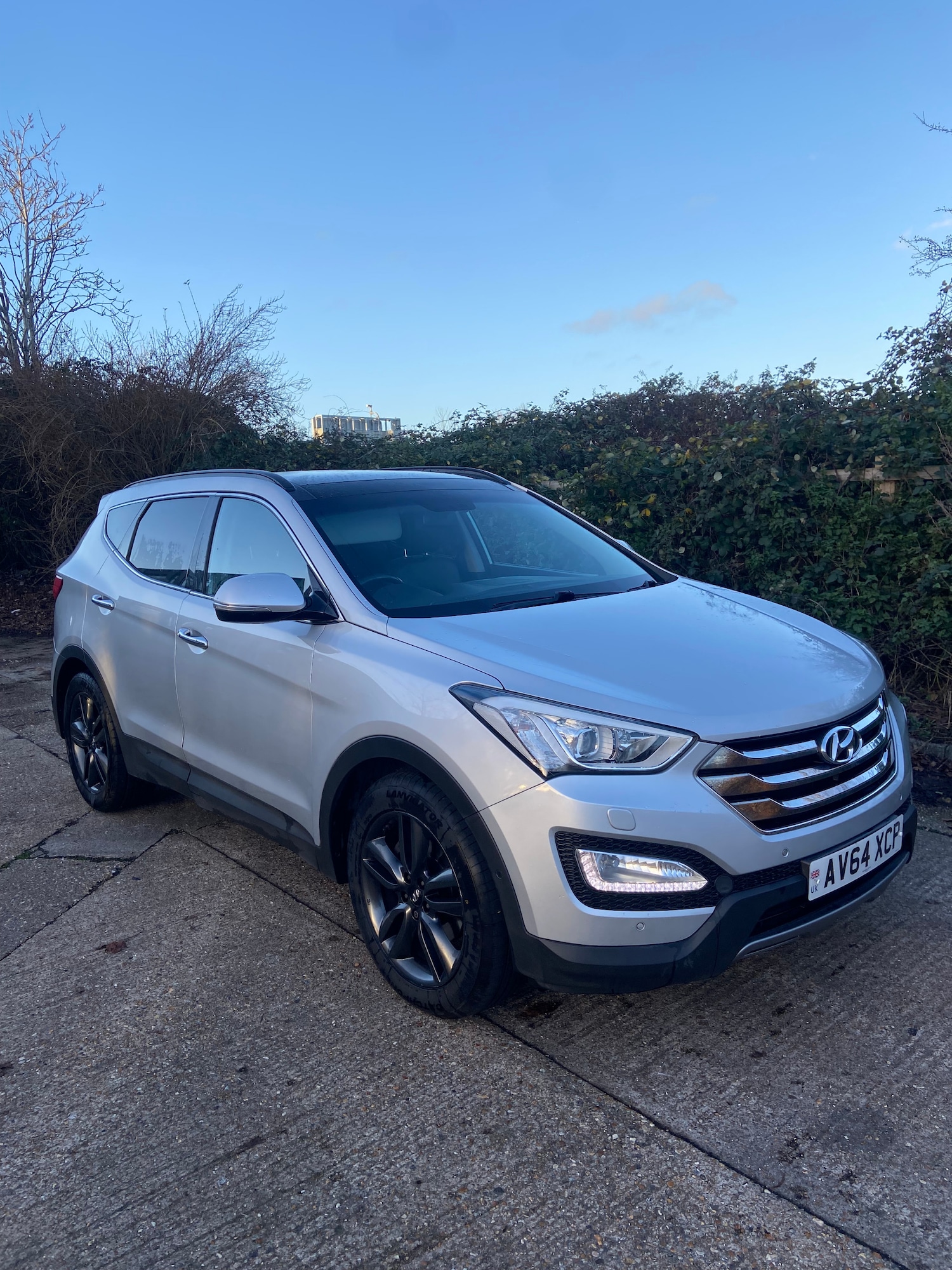 Used Hyundai Santa Fe 2014 for sale - 77006048: Photo 2