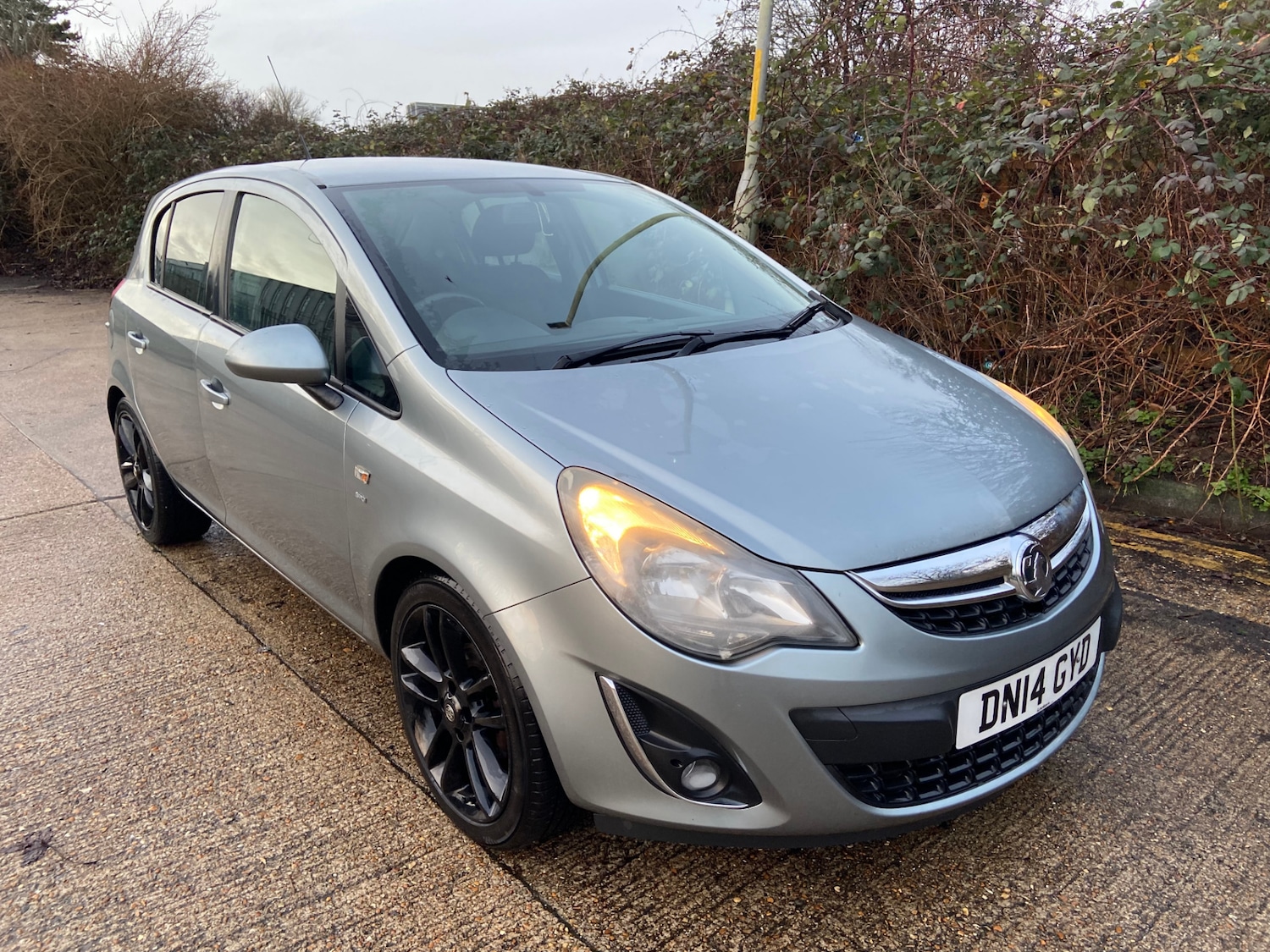 Used Vauxhall Corsa 2014 for sale - 77342769: Photo 2