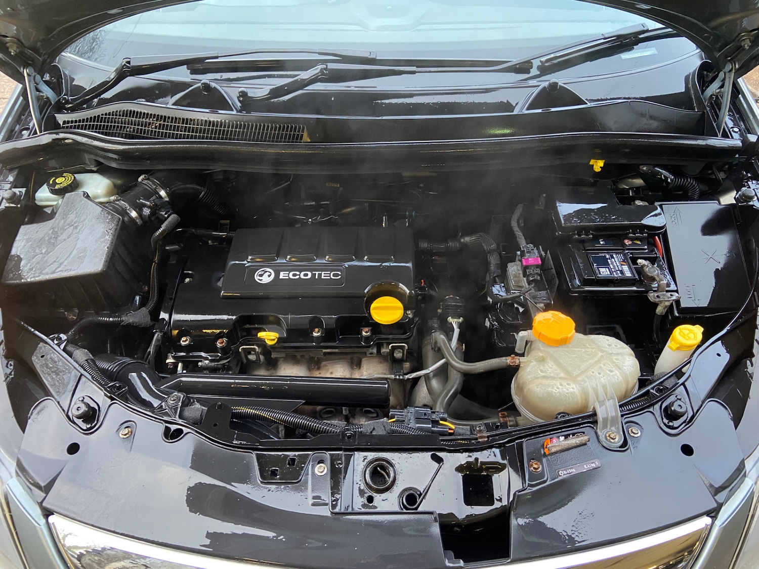 Used Vauxhall Corsa 2014 for sale - 77342769: Photo 4