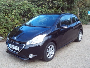 Peugeot - 208