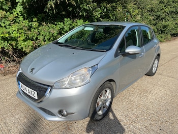 Used Peugeot 208 2014 for sale - 78986740: Photo