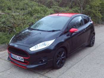 2016 (65) - 1.0 EcoBoost 140 Zetec S Black 68k Miles Years MOT Warranty 3-Door
