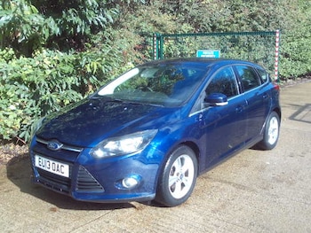 2013 (13) - 1.0 EcoBoost Zetec 5dr Blue 24k Miles FSH Years MOT Warranty
