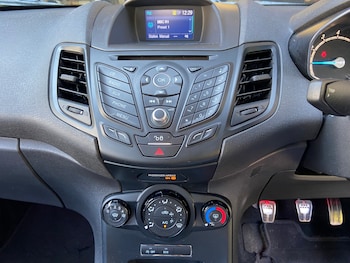 Used Ford Fiesta 2016 for sale - 79359540: Photo