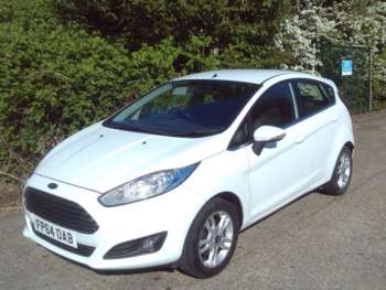 2014 (64) - 1.25 Zetec 5dr White 56k Miles FSH Years MOT Warranty