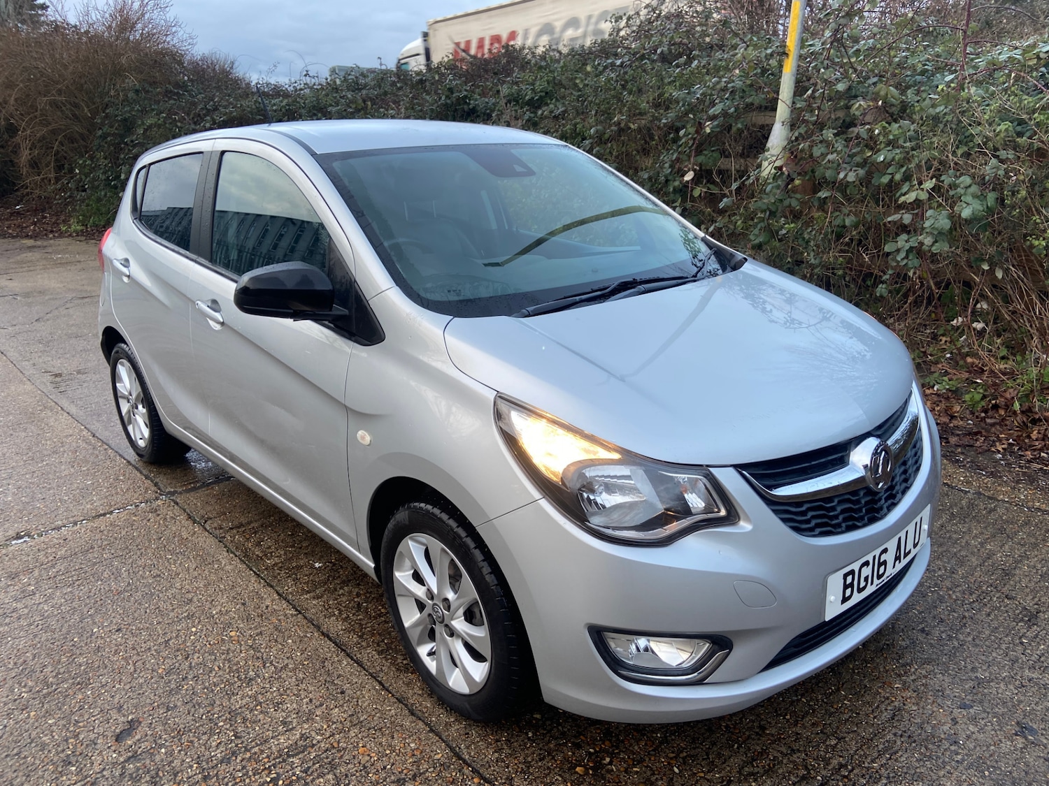 Used Vauxhall Viva 2016 for sale - 77116345: Photo 2