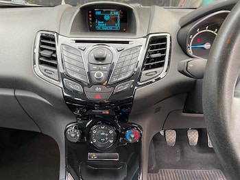 Used Ford Fiesta 2014 for sale - 78018485: Photo