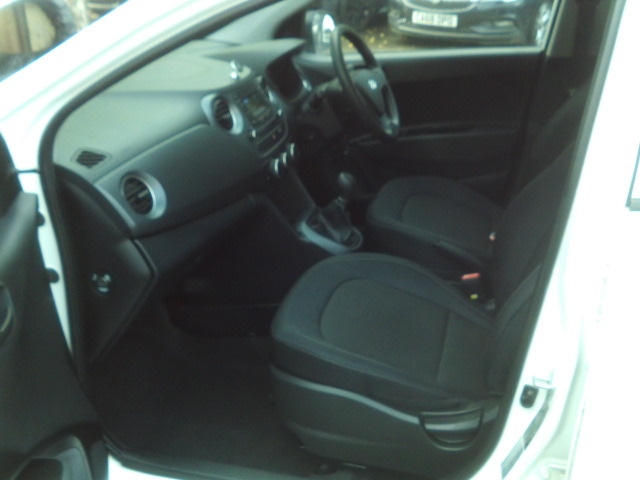 Used Hyundai i10 2018 for sale - 76332427: Photo 14