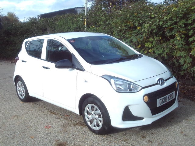 Used Hyundai i10 2018 for sale - 76332427: Photo 2
