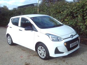 Used Hyundai i10 2018 for sale - 76332427: Photo
