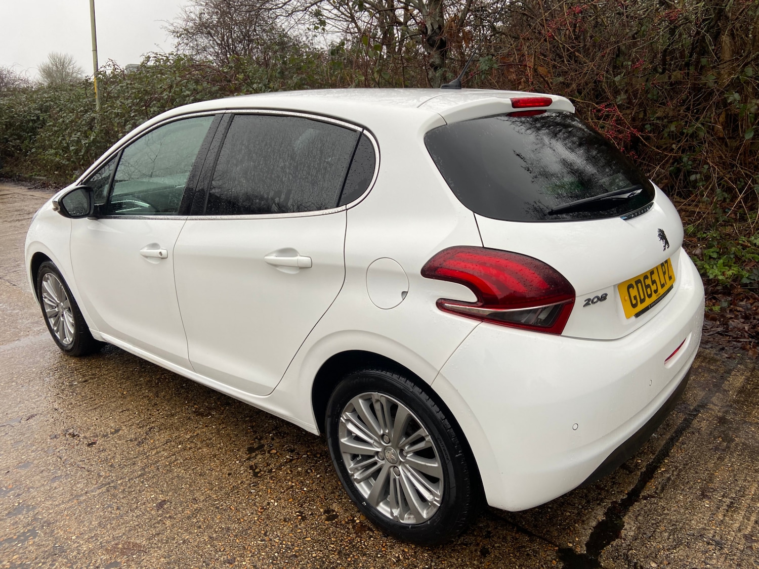 Used Peugeot 208 2015 for sale - 77151679: Photo 11