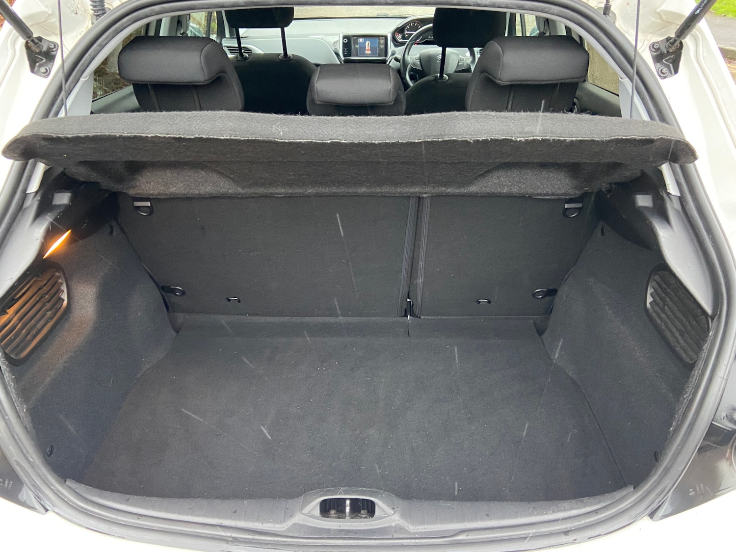 Used Peugeot 208 2015 for sale - 77151679: Photo 16