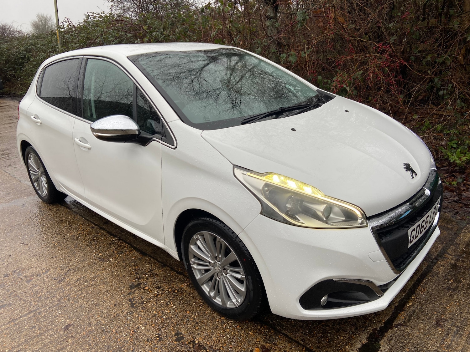Used Peugeot 208 2015 for sale - 77151679: Photo 2