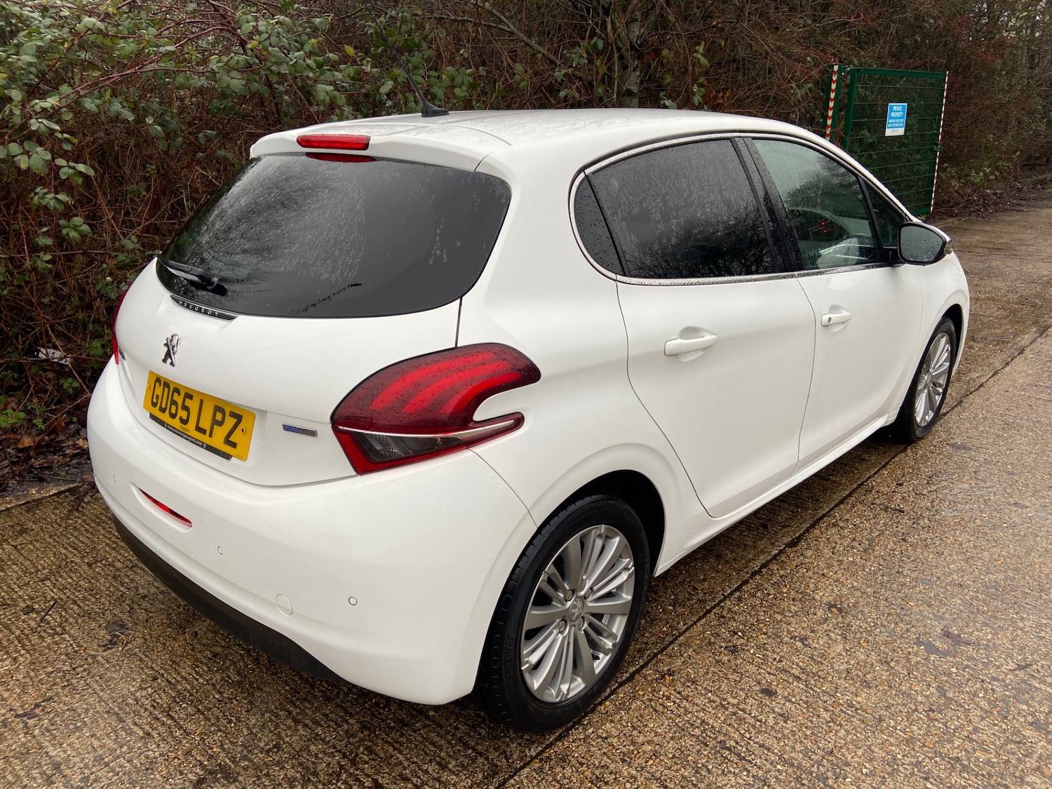 Used Peugeot 208 2015 for sale - 77151679: Photo 7