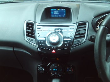 Used Ford Fiesta 2015 for sale - 76093870: Photo 4