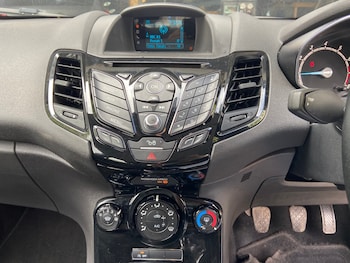 Used Ford Fiesta 2016 for sale - 78819930: Photo