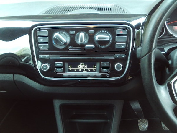 Used Volkswagen up! 2015 for sale - 76172274: Photo 4