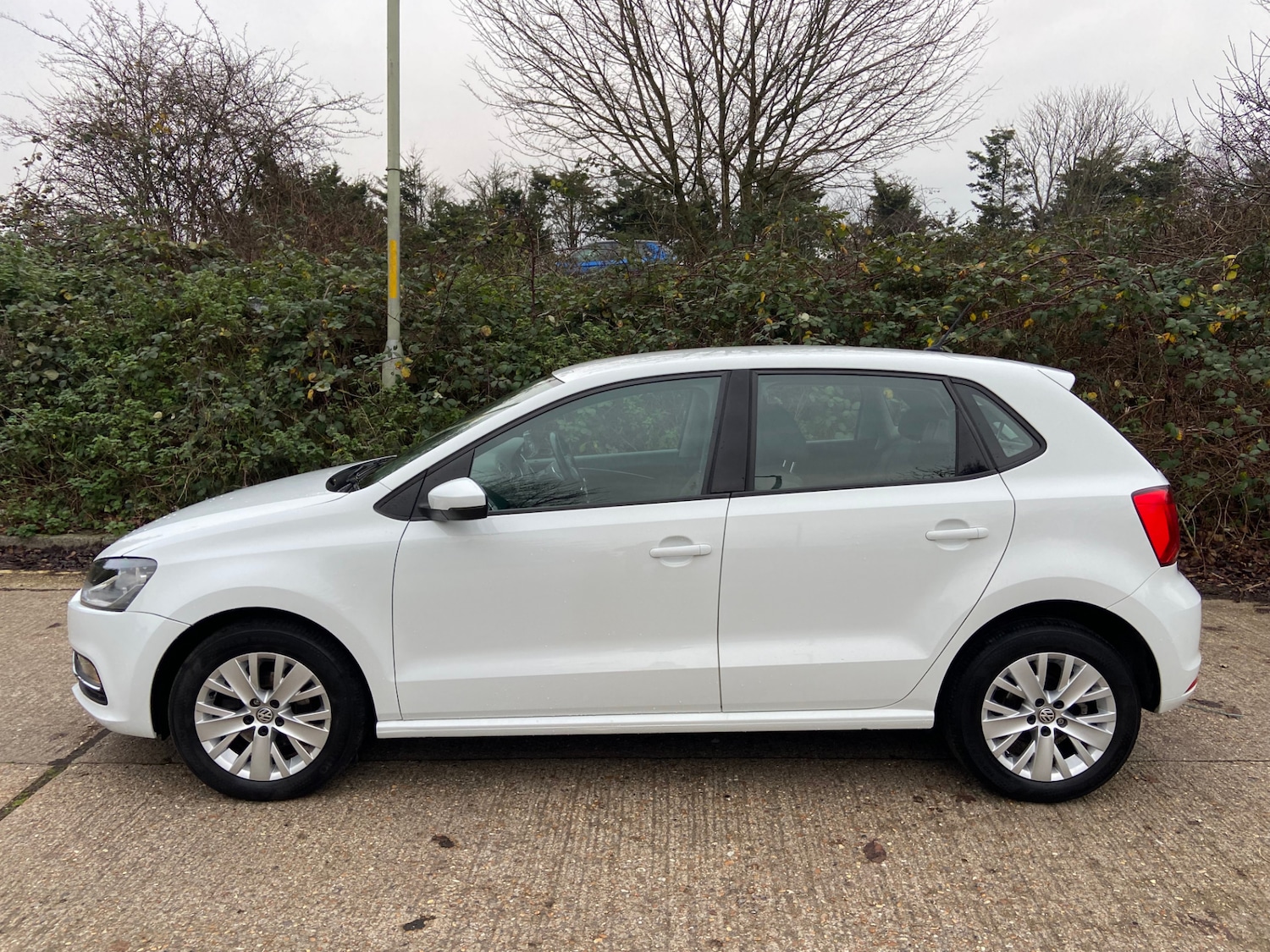 Used Volkswagen Polo 2015 for sale - 77045646: Photo 9