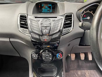 Used Ford Fiesta 2015 for sale - 79842489: Photo