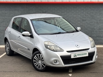 Used Renault Clio 2011 for sale - 76276241: Photo