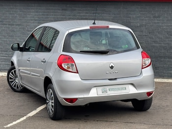 Used Renault Clio 2011 for sale - 76276241: Photo