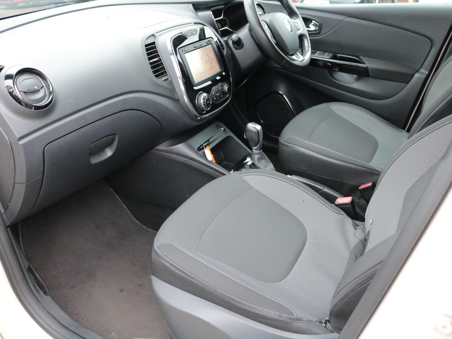 Used Renault Captur 2016 for sale - 77882133: Photo 15