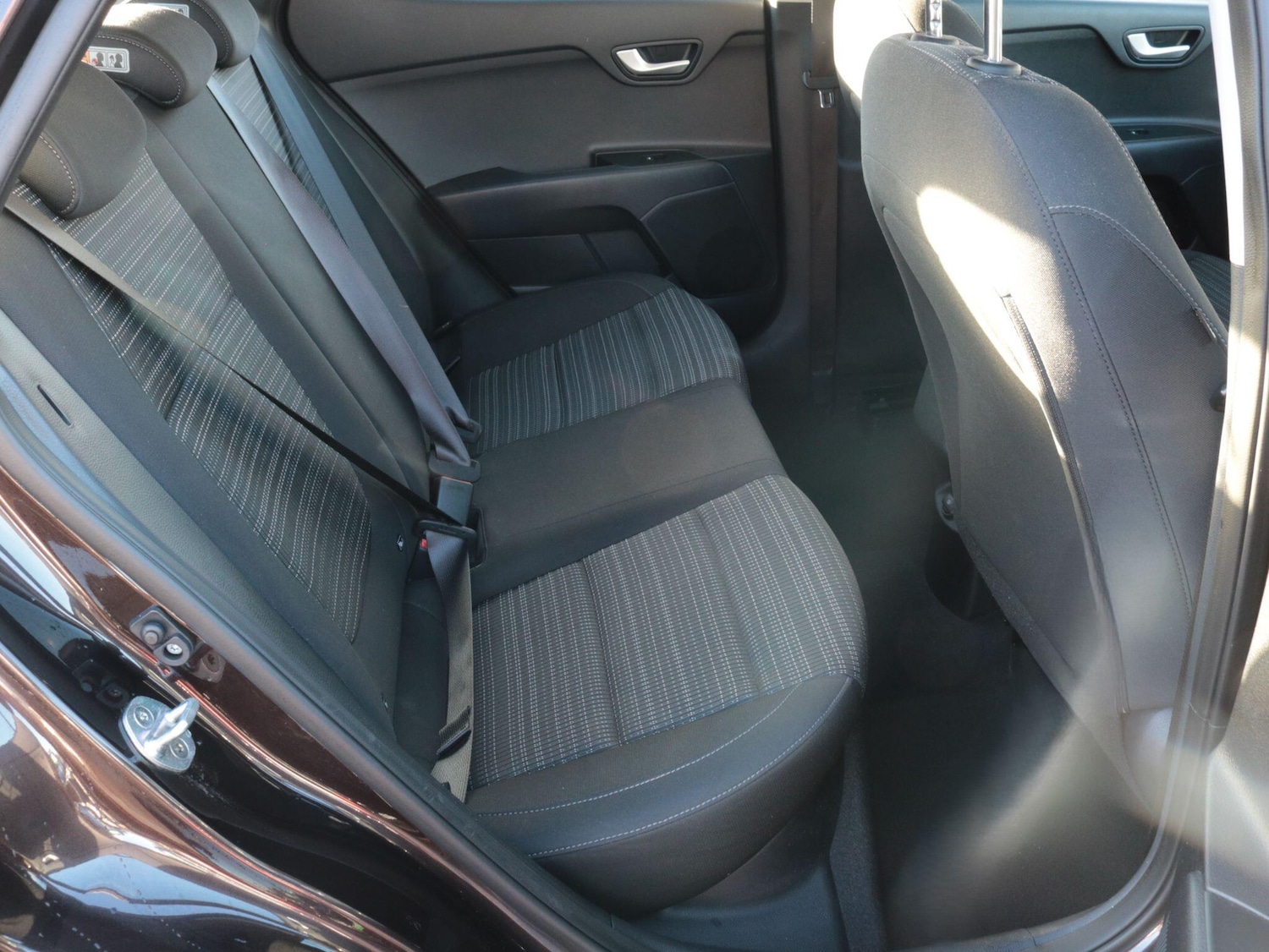 Used Kia Stonic 2018 for sale - 76573185: Photo 22