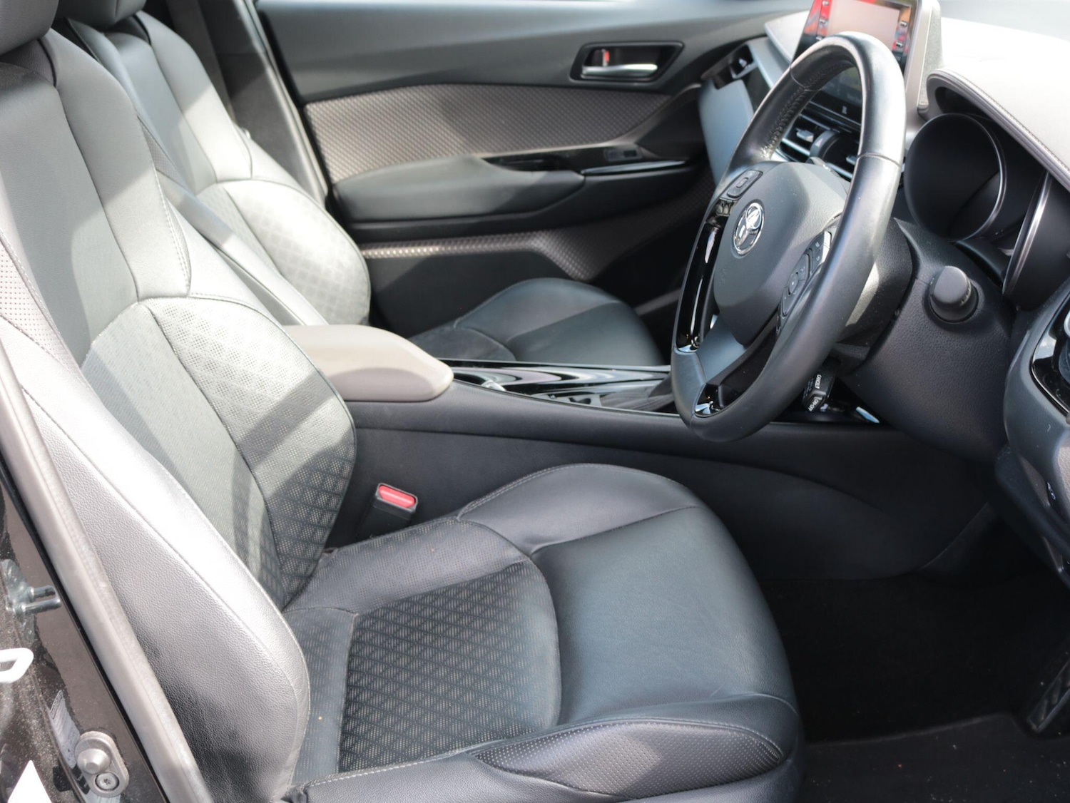 Used Toyota C-HR 2022 for sale - 76337145: Photo 13