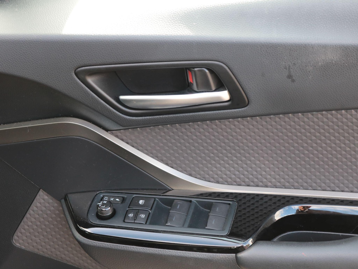 Used Toyota C-HR 2022 for sale - 76337145: Photo 26
