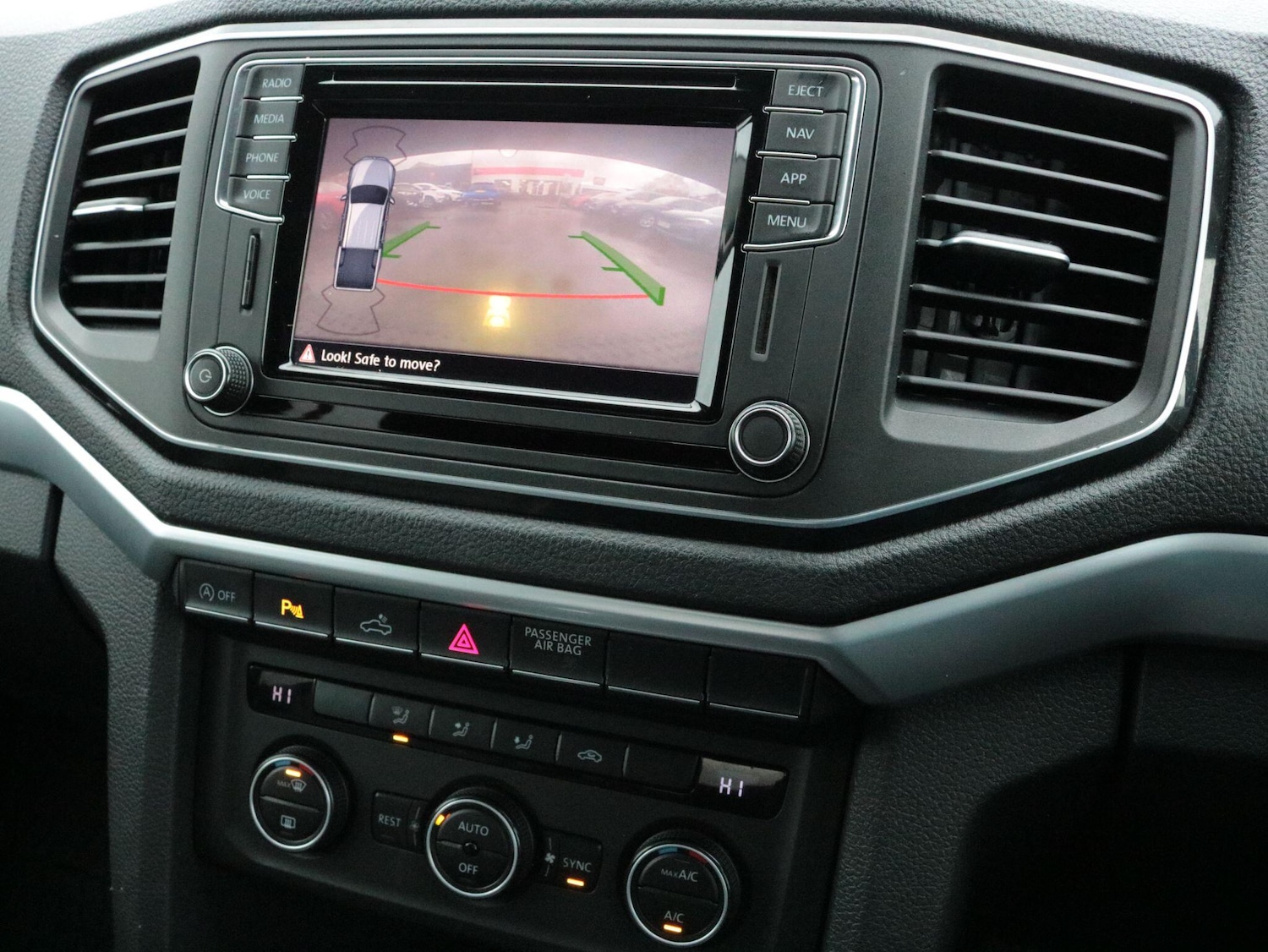 Used Volkswagen Amarok 2018 for sale - 76781125: Photo 22