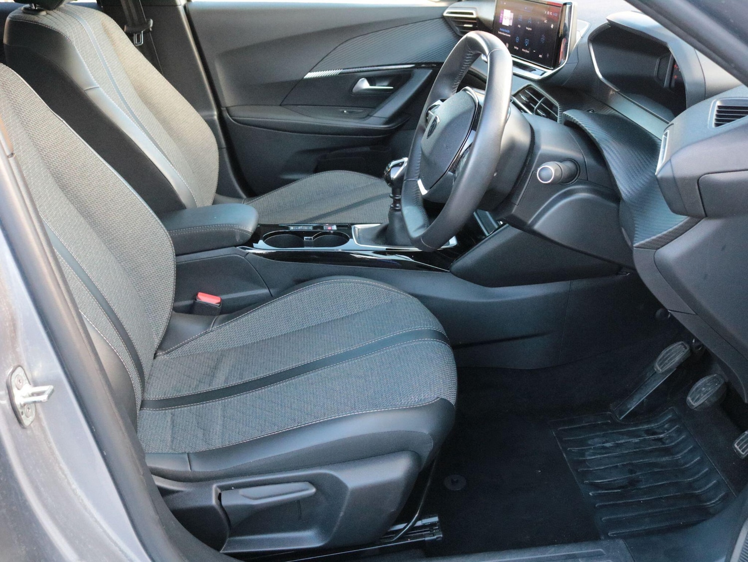 Used Peugeot 2008 2023 for sale - 76765980: Photo 13