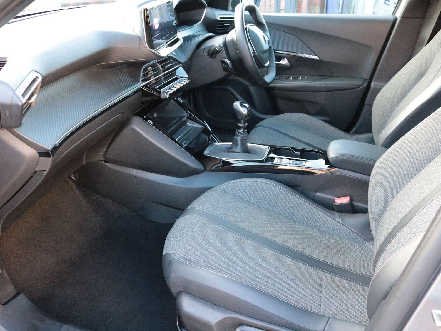 Used Peugeot 2008 2023 for sale - 76765980: Photo 15