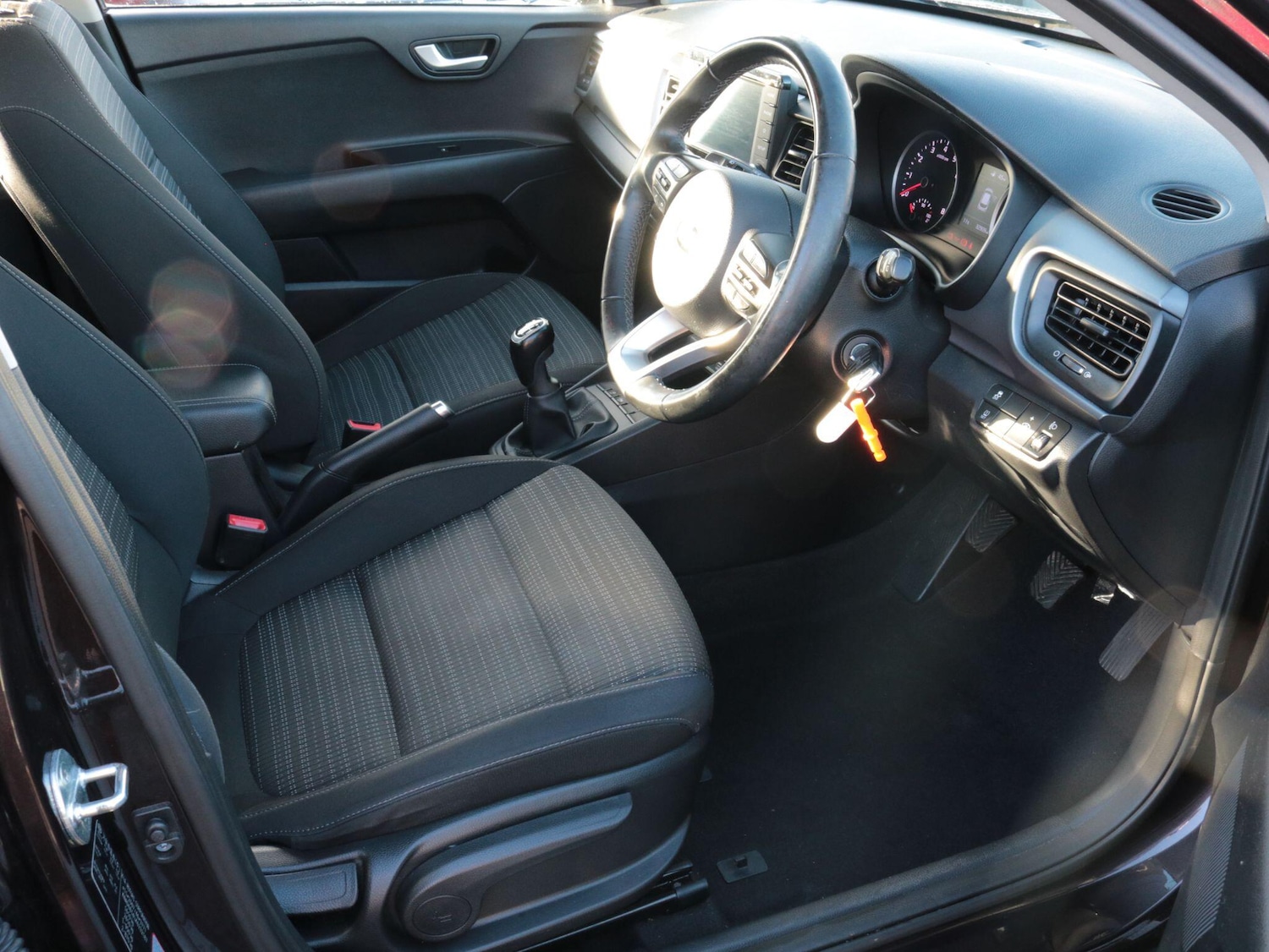 Used Kia Stonic 2018 for sale - 76995359: Photo 13