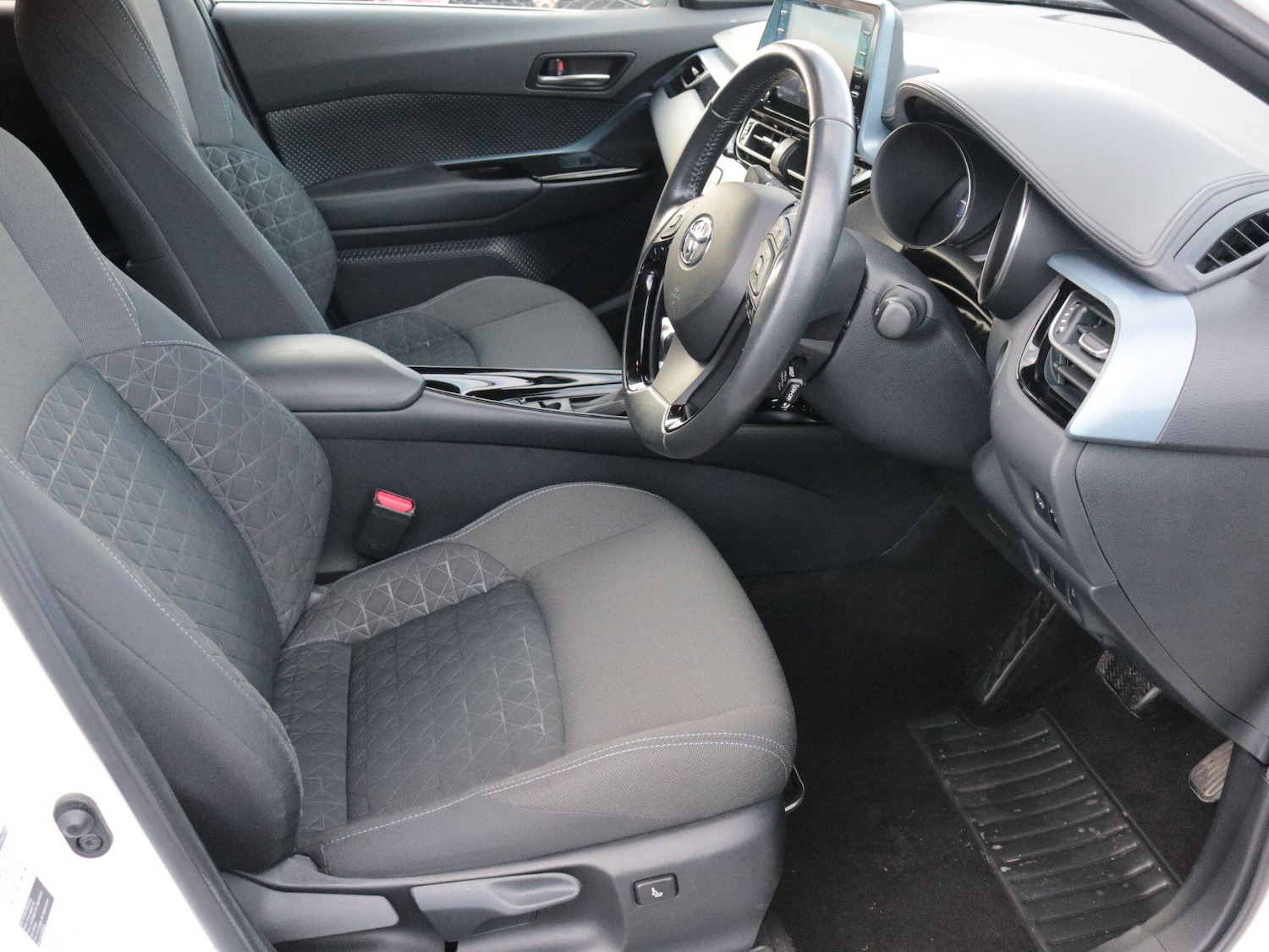 Used Toyota C-HR for sale - 77290980: Photo 14