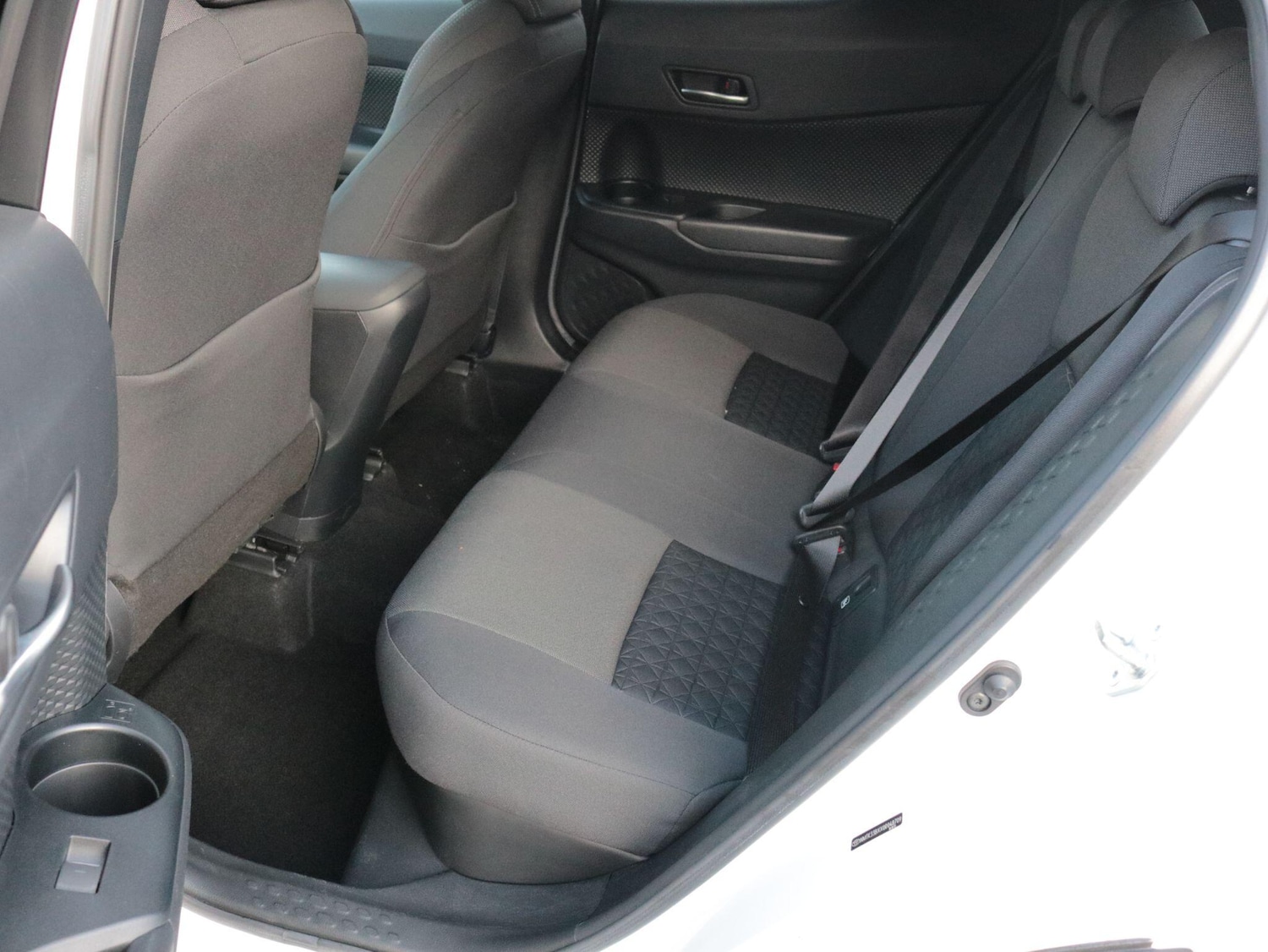 Used Toyota C-HR for sale - 77290980: Photo 26