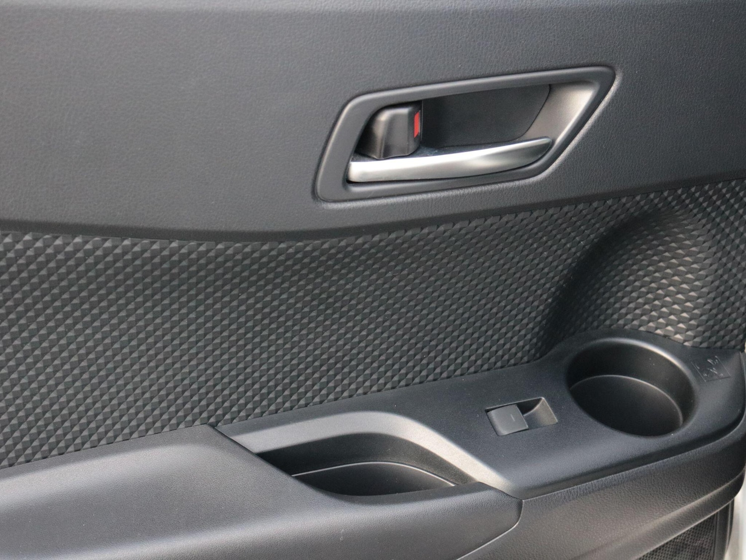 Used Toyota C-HR for sale - 77290980: Photo 27