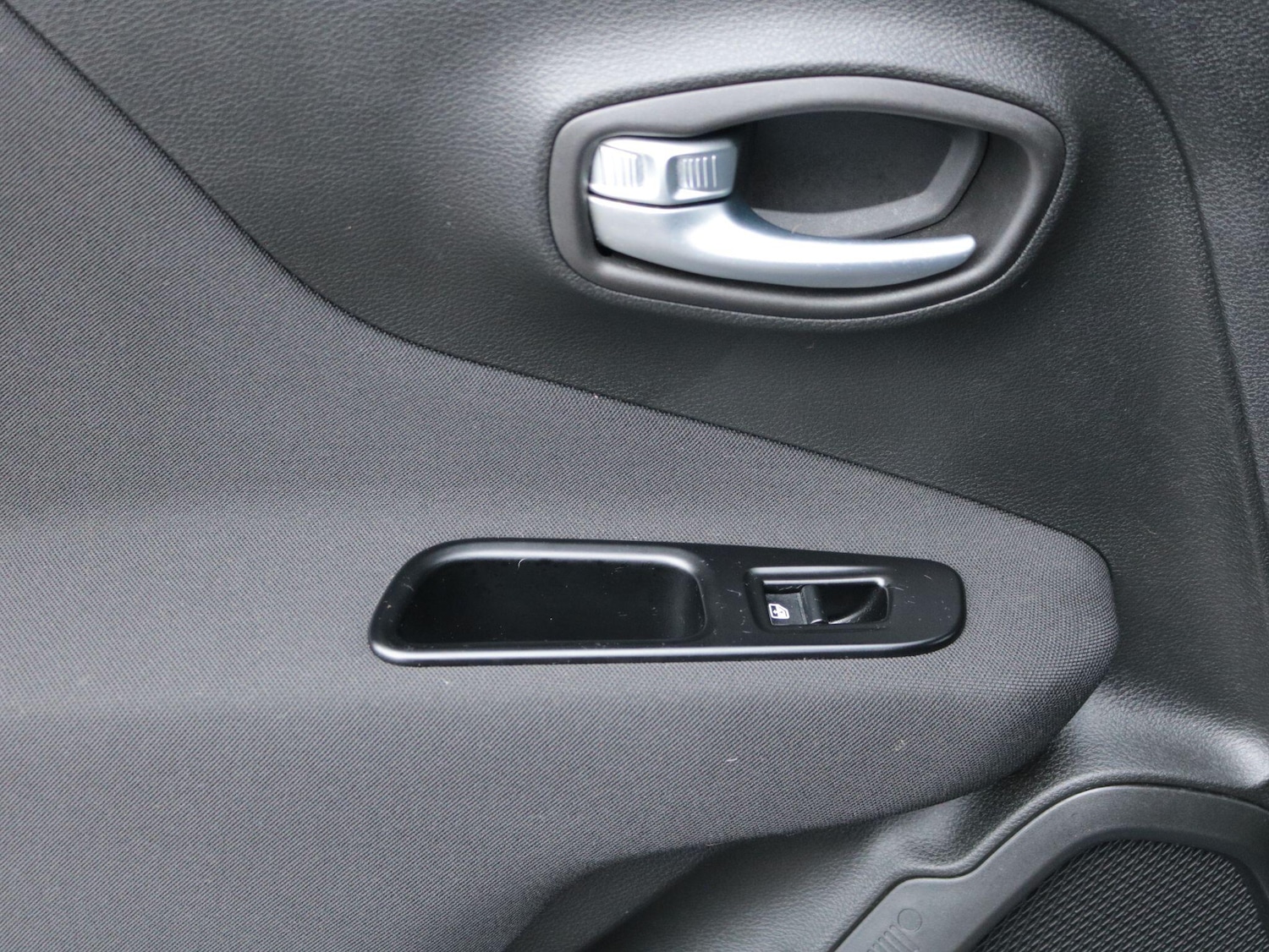 Used Jeep Renegade 2019 for sale - 77637889: Photo 26