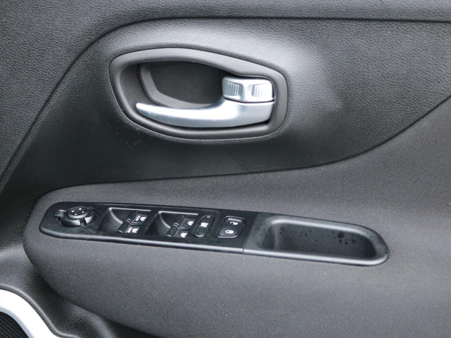 Used Jeep Renegade 2019 for sale - 77637889: Photo 27