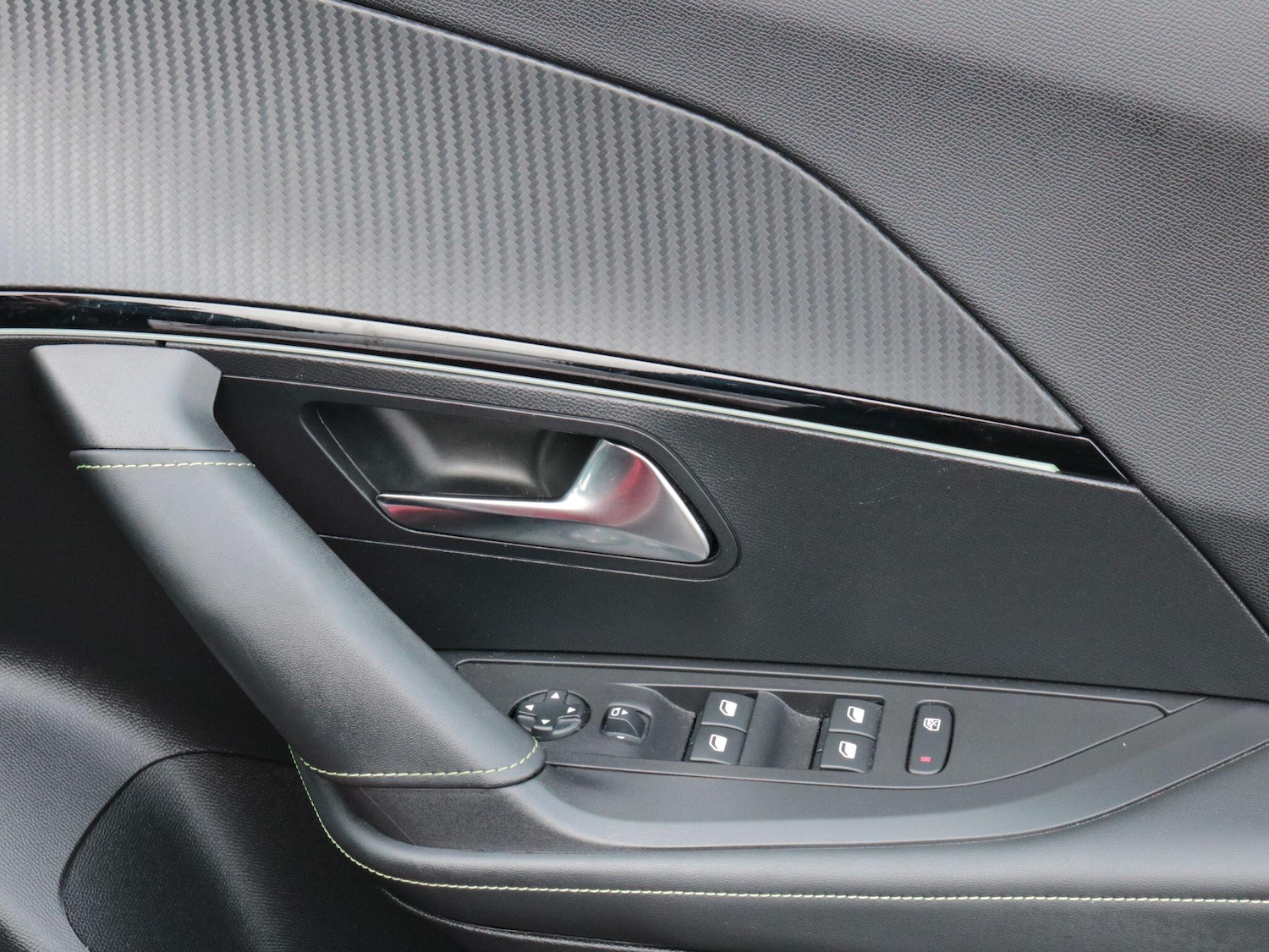 Used Peugeot 2008 2023 for sale - 77537241: Photo 31