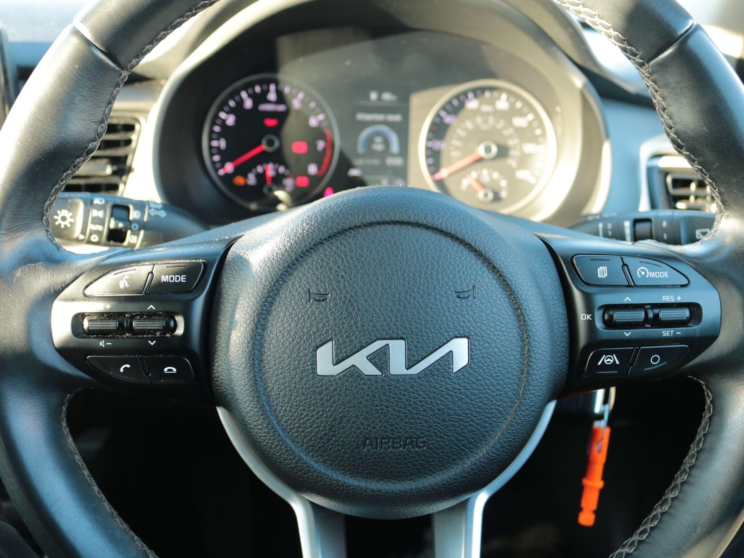 Used Kia Stonic 2023 for sale - 77190699: Photo 15