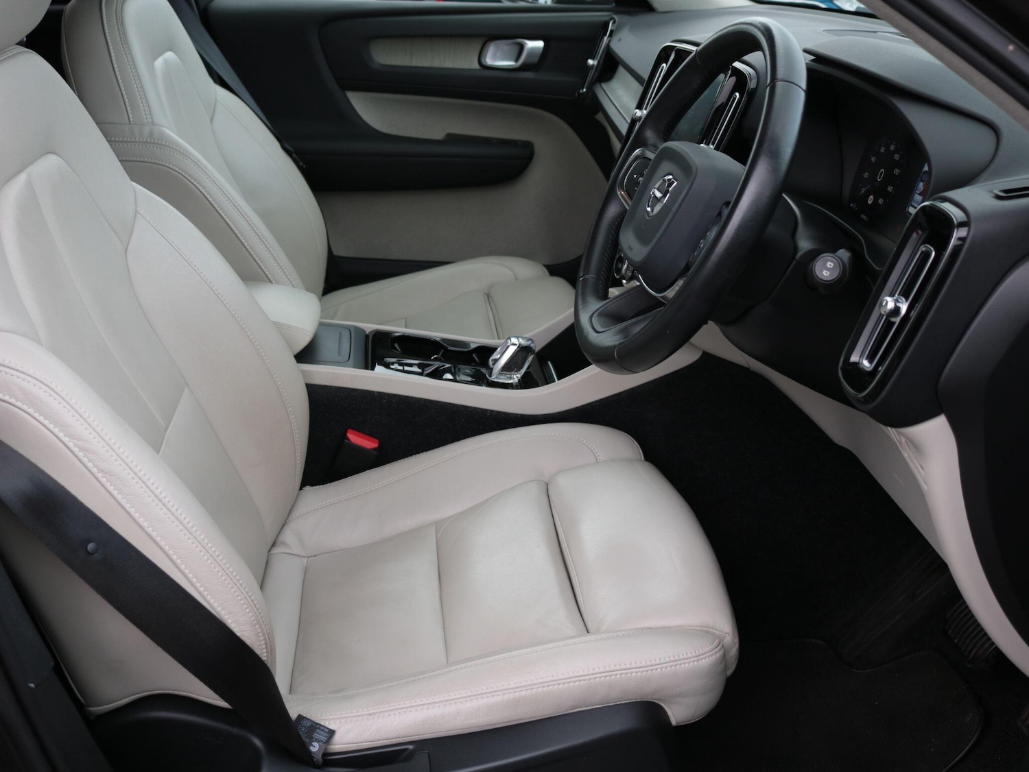 Used Volvo XC40 2019 for sale - 76432268: Photo 15