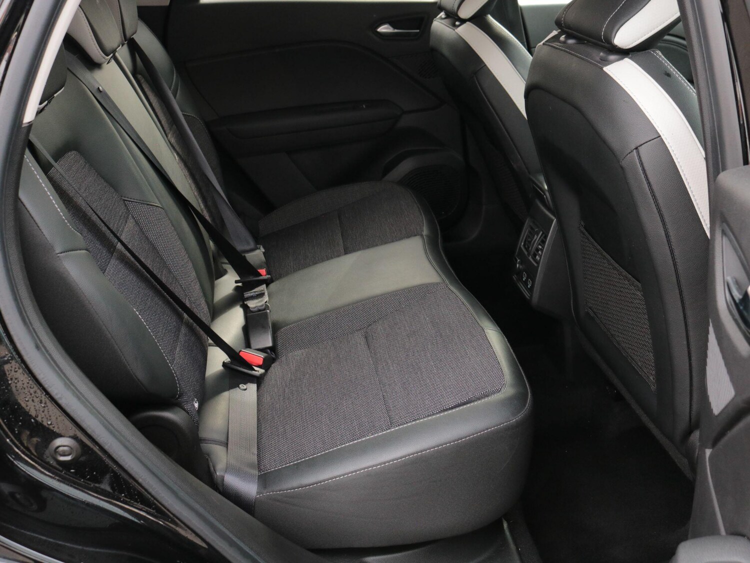 Used Renault Captur for sale - 78215007: Photo 26