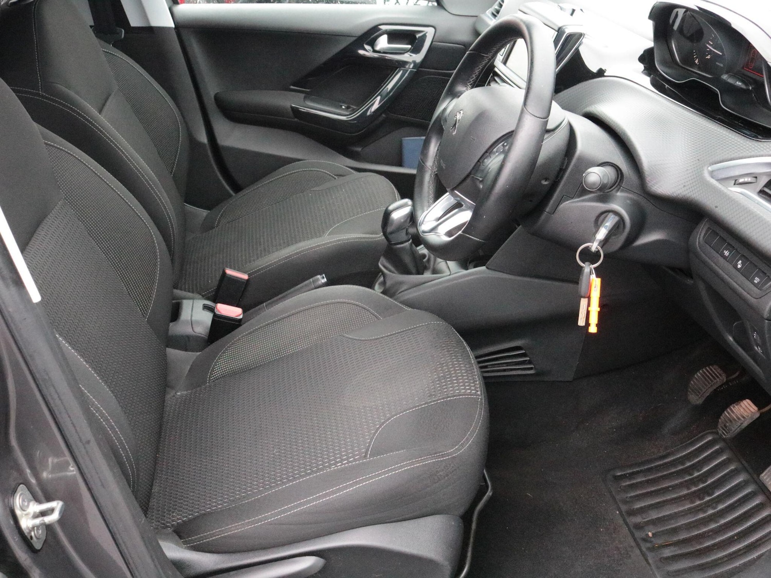 Used Peugeot 208 2019 for sale - 76786676: Photo 13