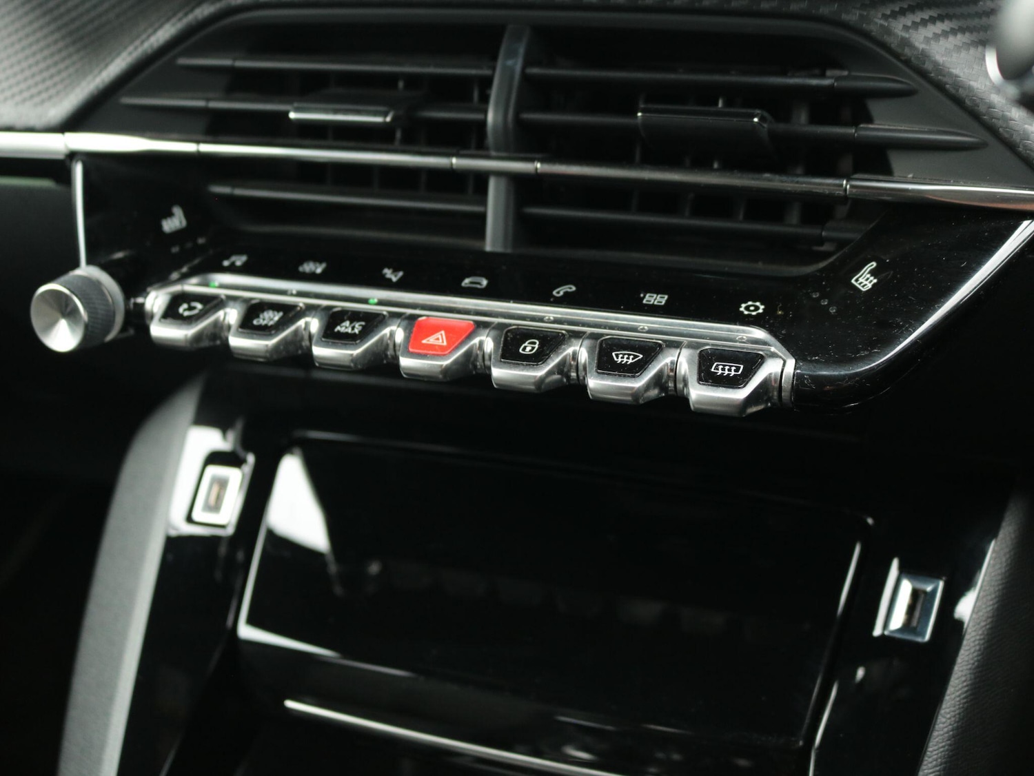 Used Peugeot 2008 2020 for sale - 77993972: Photo 23