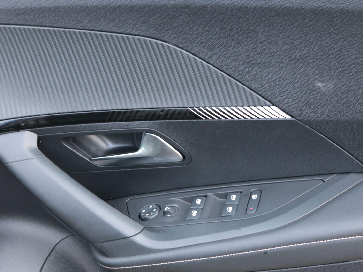 Used Peugeot 2008 2024 for sale - 77723401: Photo 28