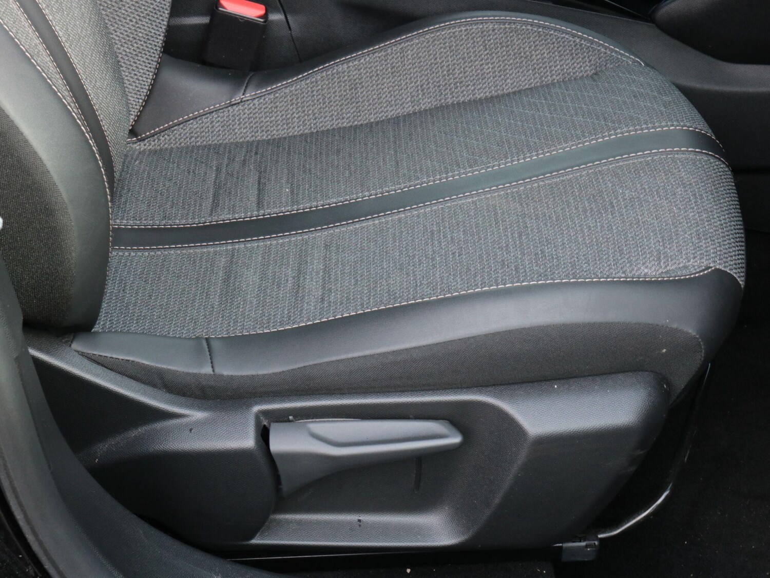 Used Peugeot 2008 2024 for sale - 77723401: Photo 29