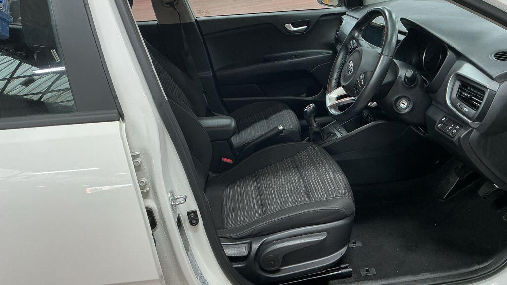 Used Kia Stonic 2019 for sale - 76485470: Photo 7