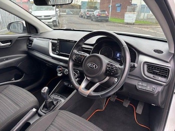 Used Kia Stonic 2019 for sale - 76994224: Photo